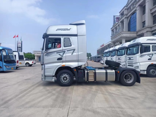 Тягач FAW 4x2